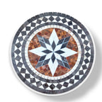 Tapete de mosaico de mármol artesanal Modelo #15, medallón redondo de 1 m de diámetro con diseño de estrella en tonos blanco, azul y gris sobre fondo terracota con borde geométrico
