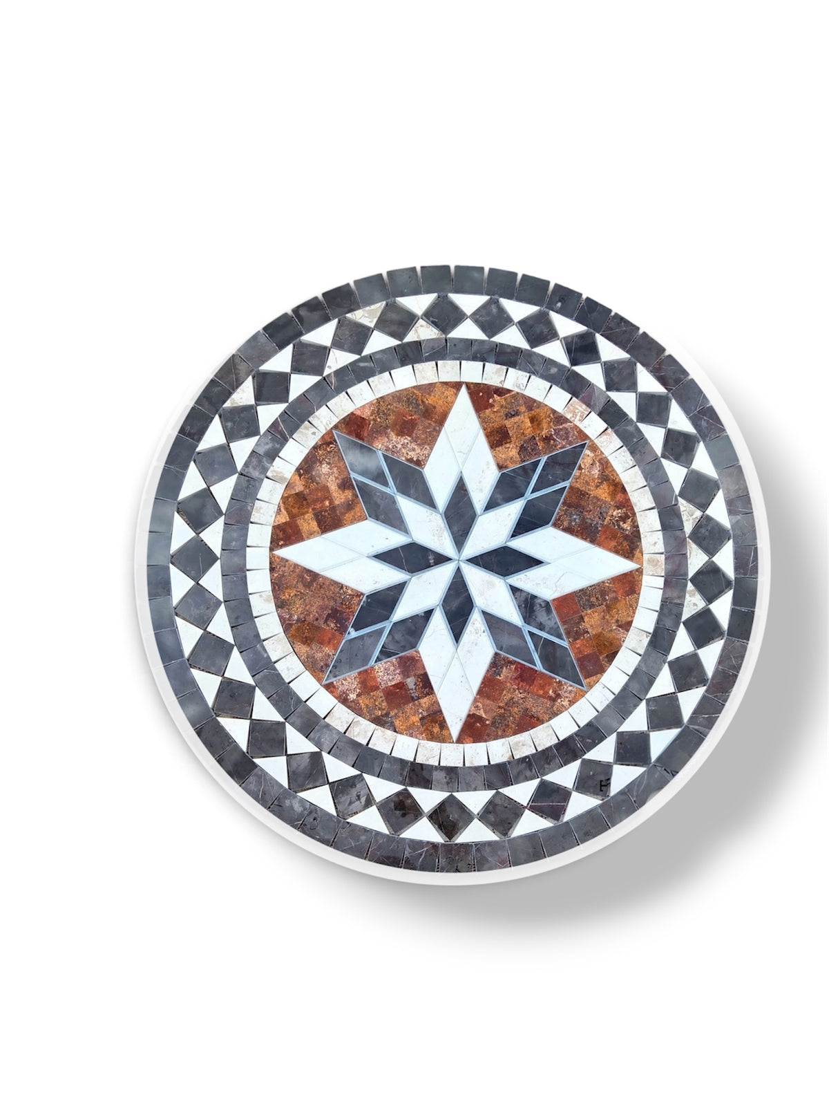 Tapete de mosaico de mármol artesanal Modelo #15, medallón redondo de 1 m de diámetro con diseño de estrella en tonos blanco, azul y gris sobre fondo terracota con borde geométrico