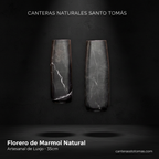 Editorial Oscuro - Florero de Mármol