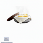 Tortillero de piedra volcánica en uso con tortillas calientes
