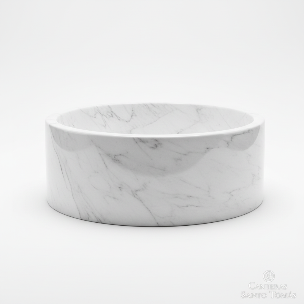 Lavabo ovalín redondo artesanal en mármol blanco Bego de 40 cm con acabado pulido y vetas naturales sobre fondo blanco.
