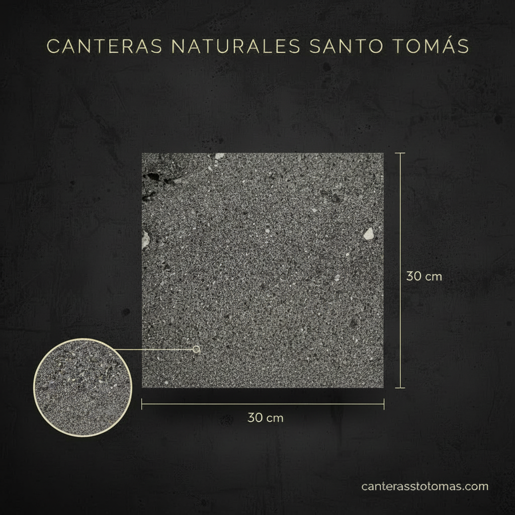 Piedra volcánica Recinto Negro de 30x30 cm para revestimiento de muros y fachadas con textura porosa natural.